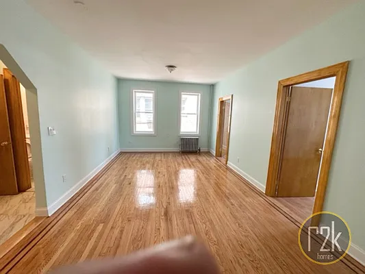 Rented by Realty 2000 Corp | media 3