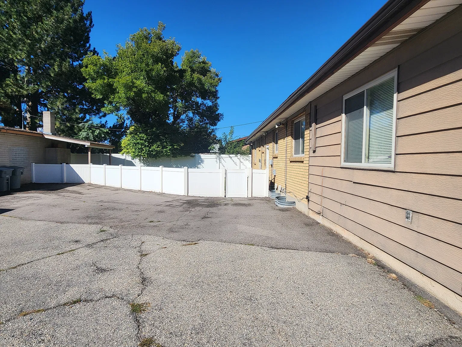 1071 W. 10550 S. - Lower Unit — Photo 2