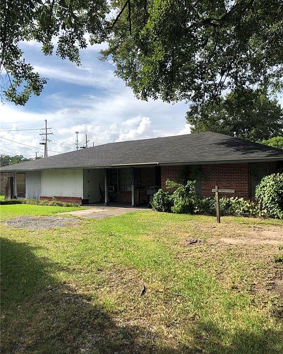 1st image of 1720 Woodland Dr