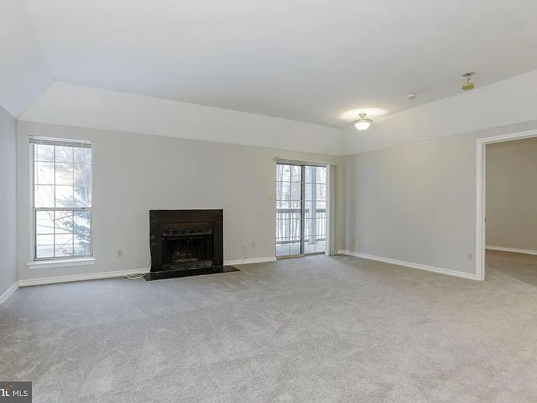 3918 Penderview Dr — Photo 3