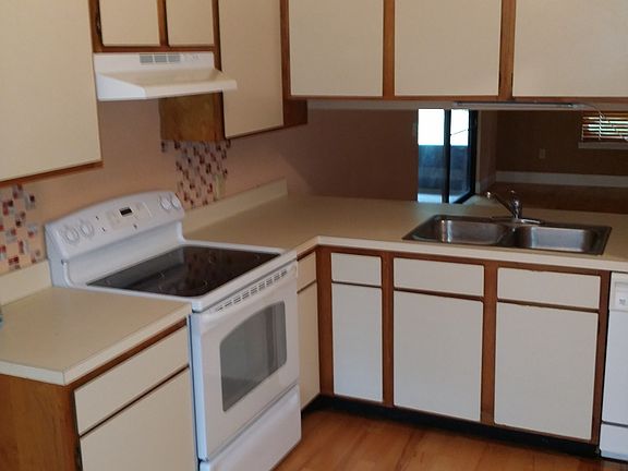 2nd image of 3430 Glenn Mottin Way S