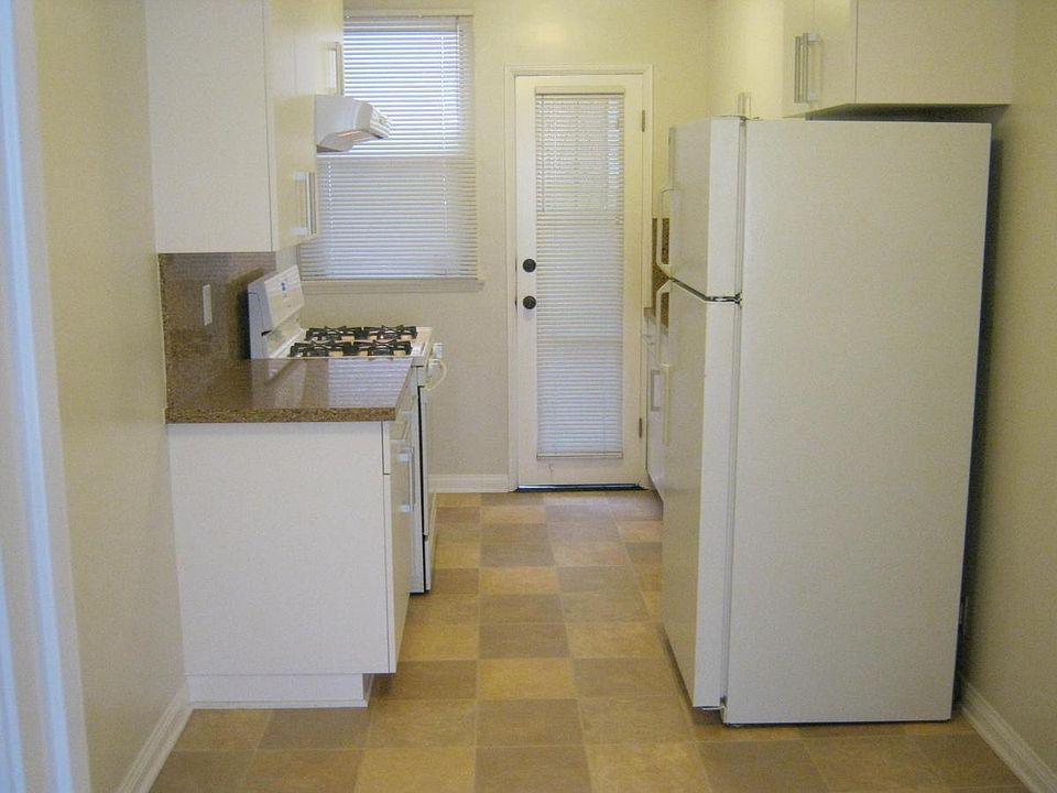 1st image of 4429 N Banner Dr APT 1