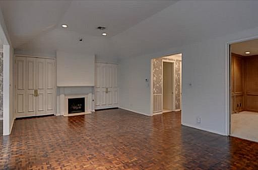 4th image of 811 Dogwood Ln