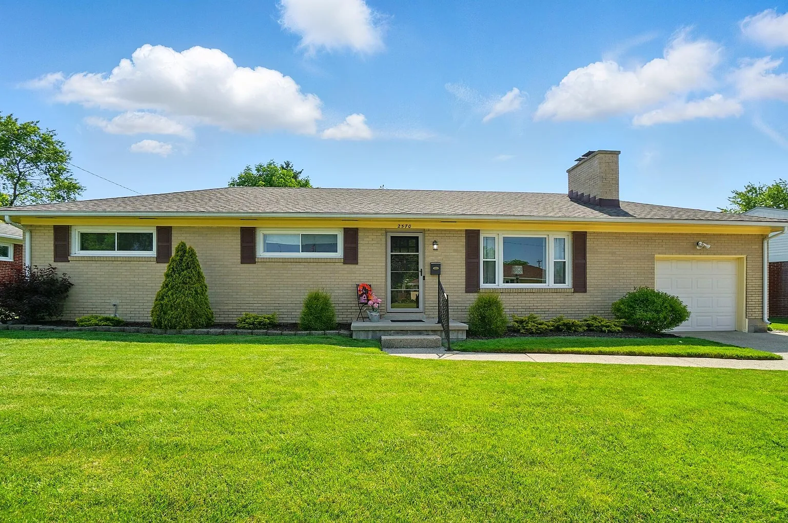 2570 Cavins Dr photo 1