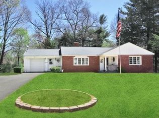 91 Ridgeway Dr, Feeding Hills, MA 01030