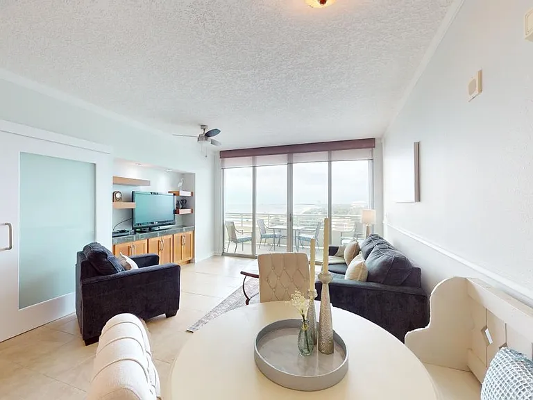 2060 Beach Blvd #701 — Photo 5