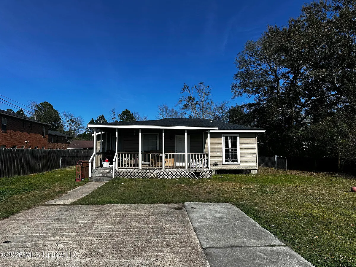 Building Photo - 212 Lawler Ave
