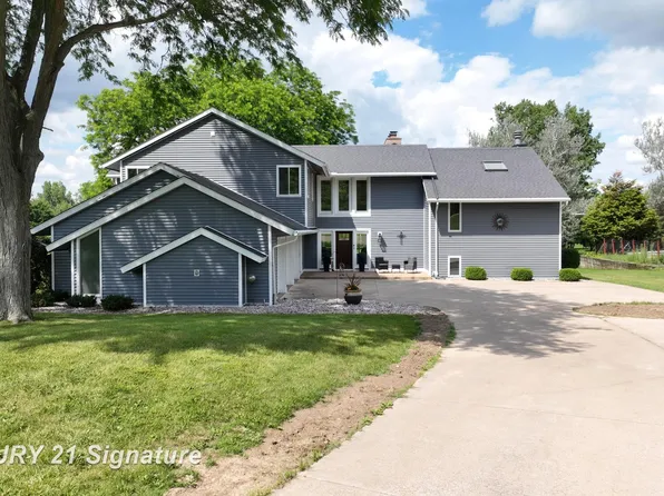 7492 River Rd, Flushing, MI 48433