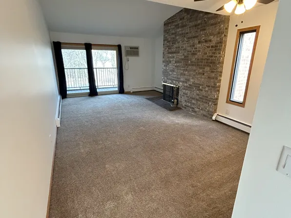 1556 Millpond Ct, Chaska, MN 55318