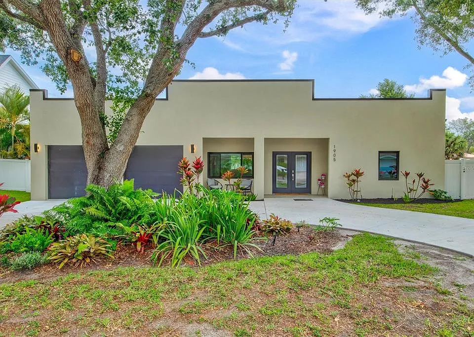 1905 Tulip Dr