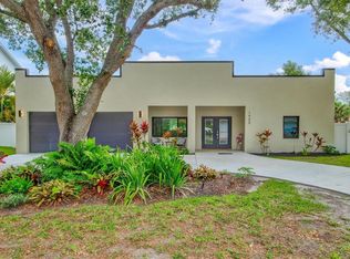 1905 Tulip Dr, Sarasota, FL 34239