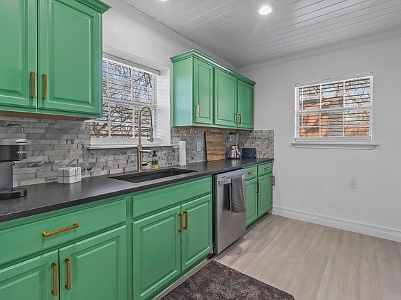 3rd image of 5660 Dorothy Ln