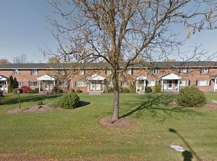 6050 Lake Ave, Orchard Park, NY 14127