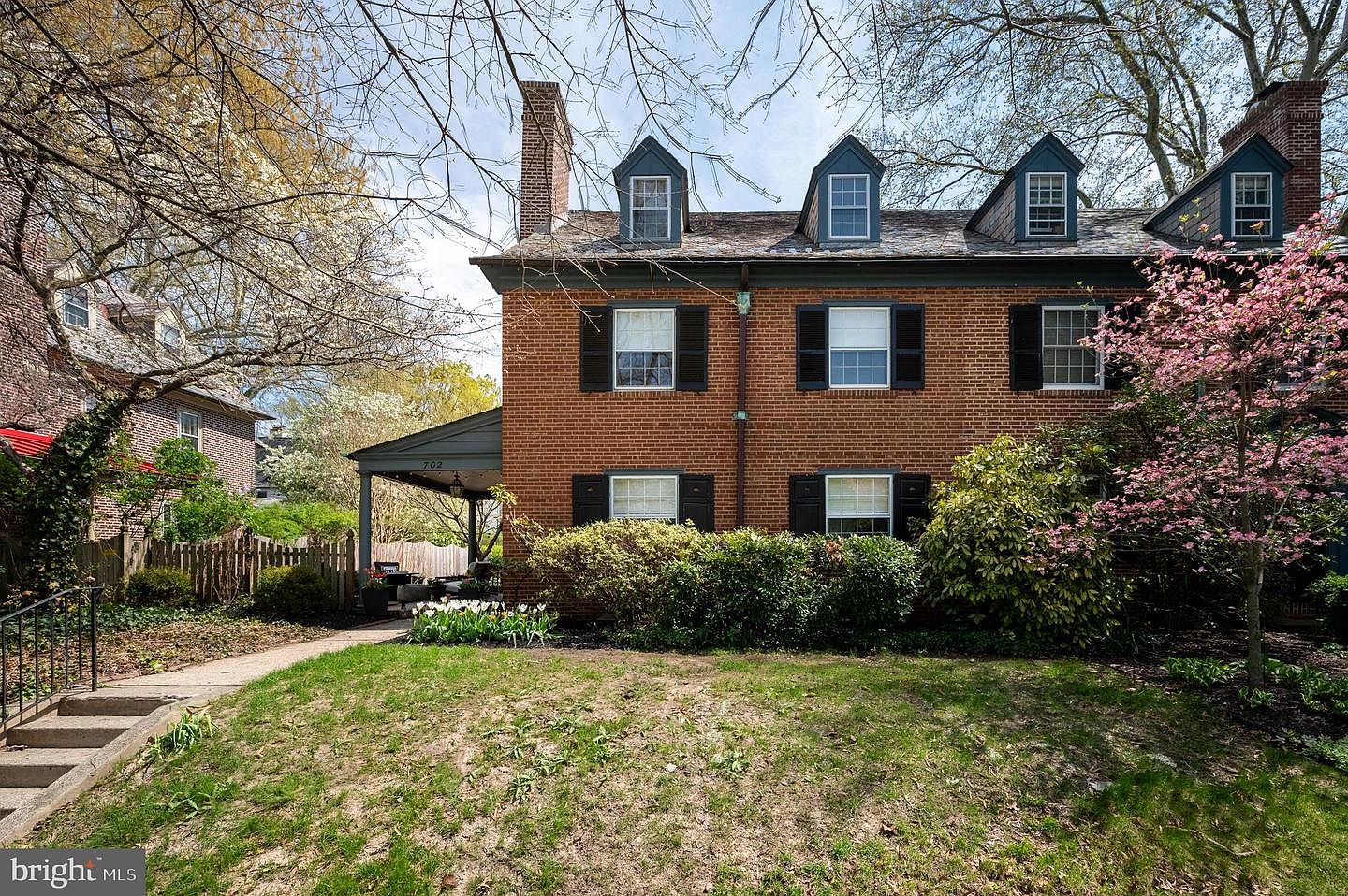 702 Greenhill Ave