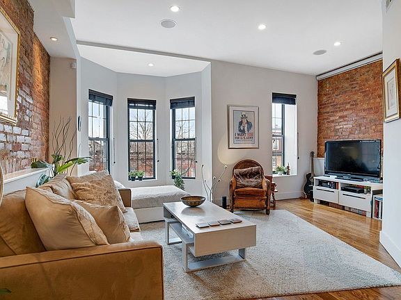 2nd image of 535 Throop Ave APT 3