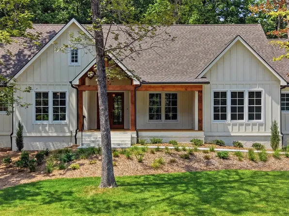 498 Hargis Rd, Signal Mountain, TN 37377