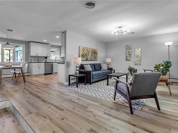 4th image of 7104 Sunnydale Dr