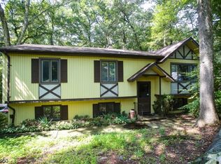 89 Minnisink Rd, Lake Hopatcong, NJ 07849