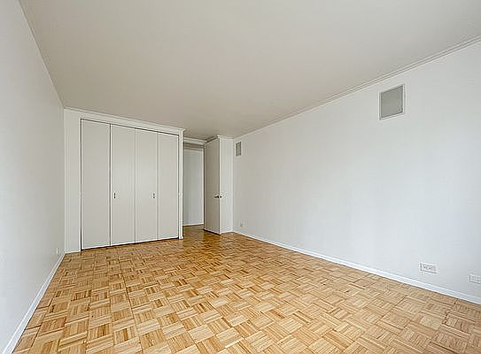 5th image of 350 W 50th St APT 10G