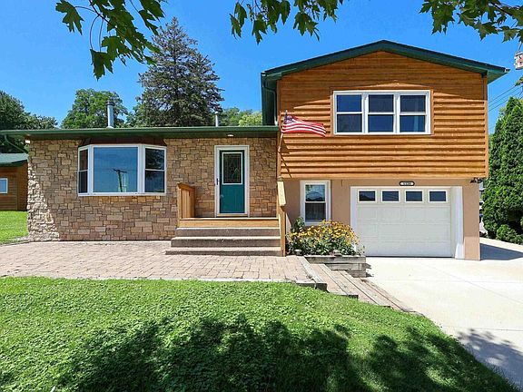 3rd image of 1128 N Cody Rd