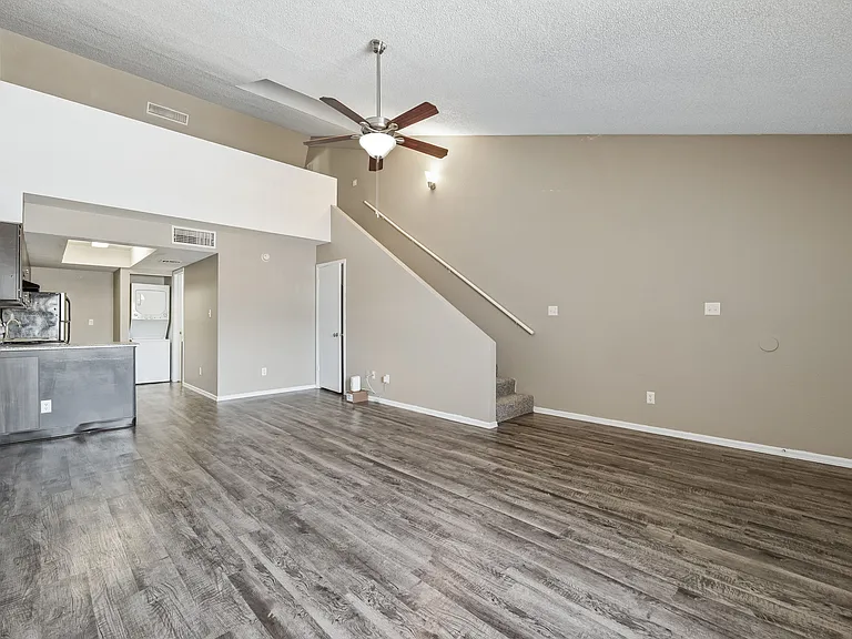The Flats at Peoria — Photo 37