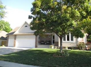425 NW Chateau Dr, Blue Springs, MO 64014