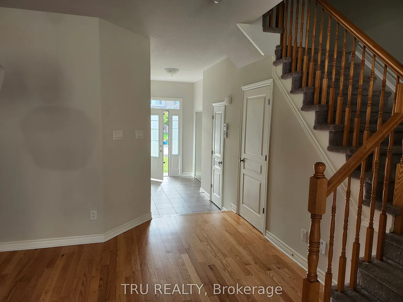3 bed, $2,700 — Photo 2