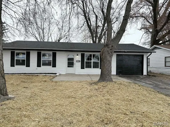 1159 Smith St, Cahokia, IL 62206