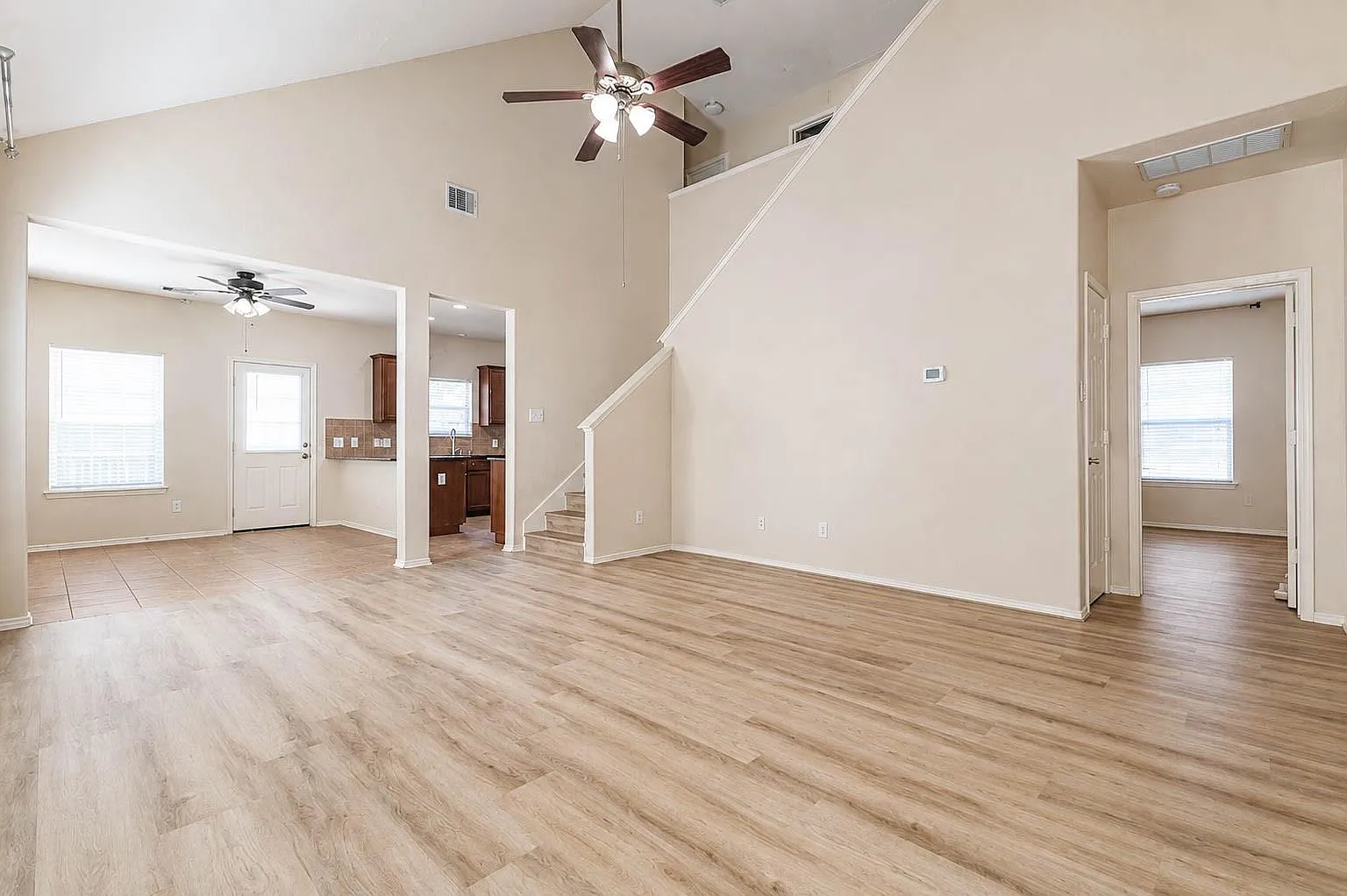 4 bed, 2.5 bath, 2300 sqft, $2,350 — Photo 4