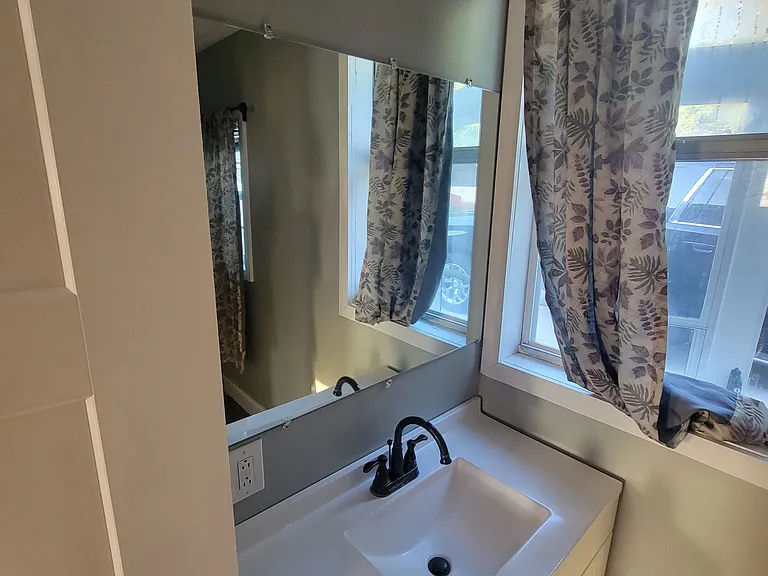 210 Andrews Ave — Photo 3