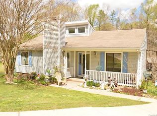 1901 Mary Ann Dr, Charlotte, NC 28214