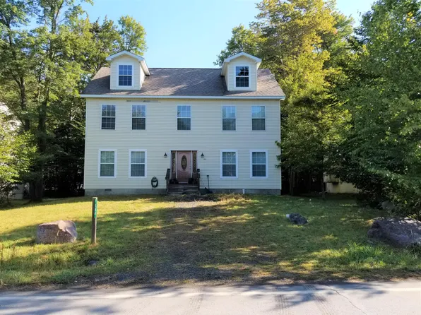 844 Country Place Dr, Tobyhanna, PA 18466