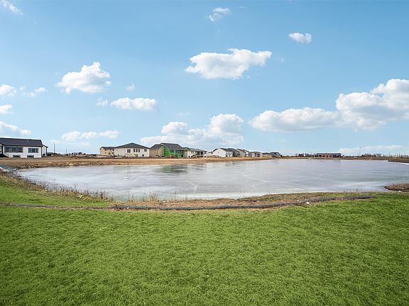 4th image of 615 SW Cattail Rd