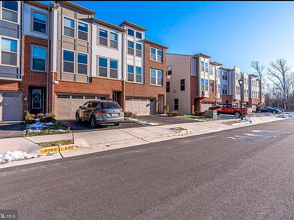 2nd image of 42440 Dogwood Glen Sq