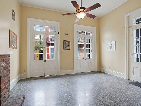4th image of 418 Burgundy St