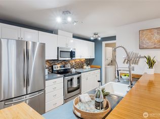 3221 SW Avalon Way #413, Seattle, WA