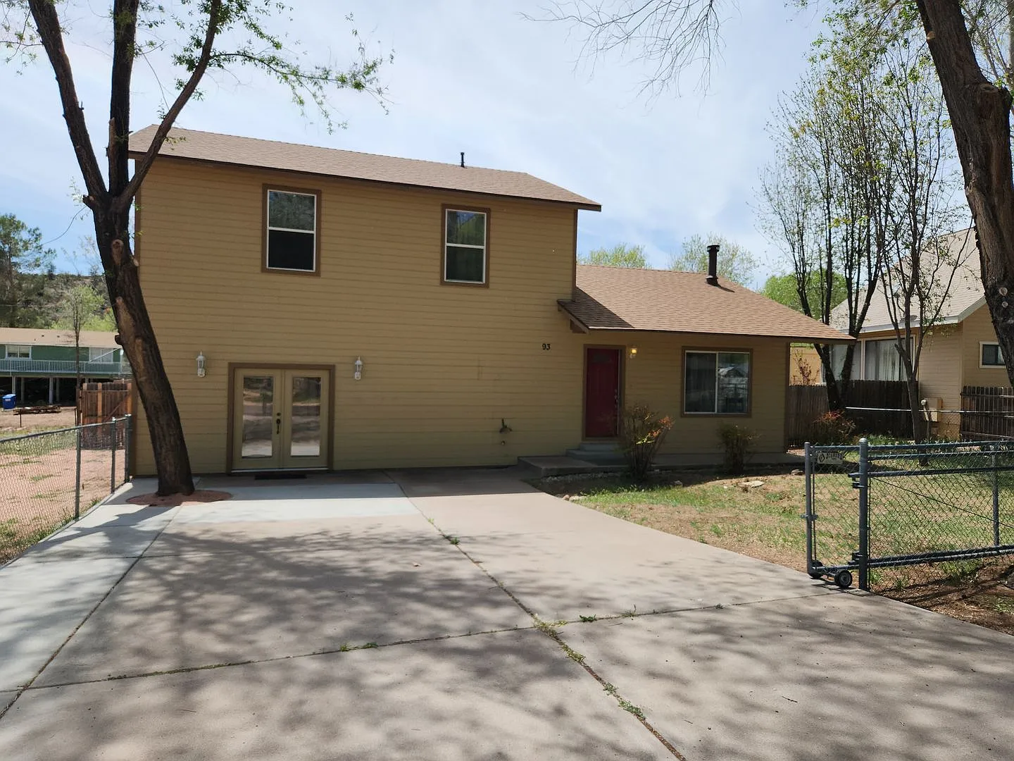 Beautiful 3 bed/3 bath home with huge bonus room — Photo 3