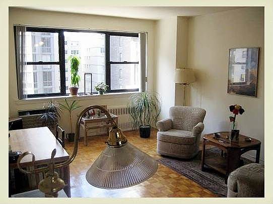 2nd image of 351 E 57th St #11E