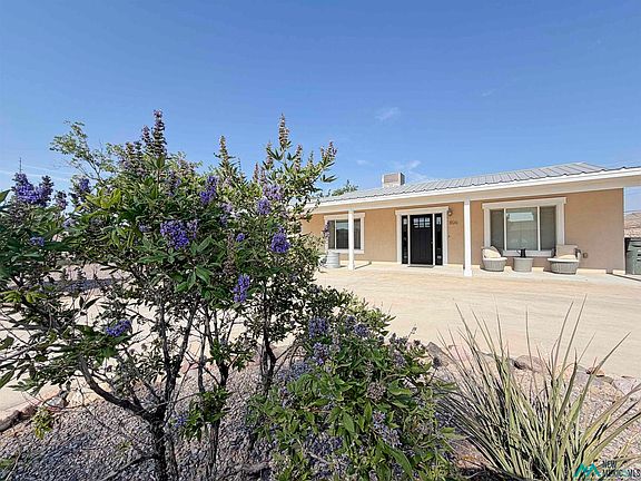 2nd image of 806 Sierra Vista Dr