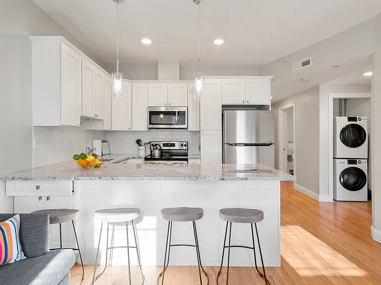 1061 Saratoga St #3 — Photo 13