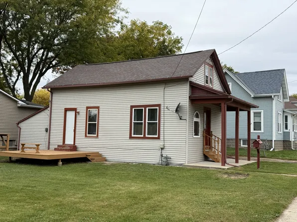 121 E Melvin Ave, Oshkosh, WI 54901
