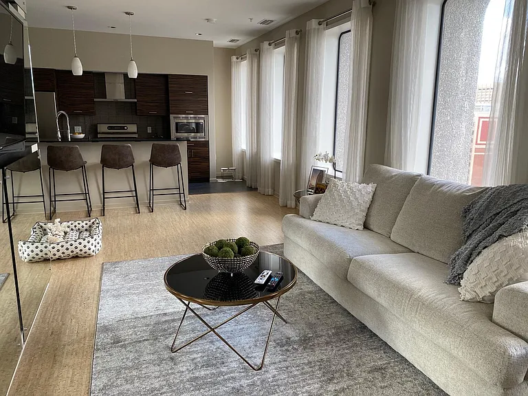 Iconic Living at The 9 — Photo 4