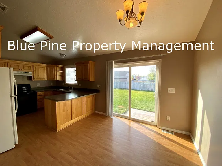 3904 E Lorna Ave — Photo 3