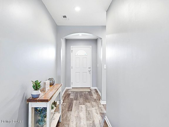 4th image of 107 McCormick Way