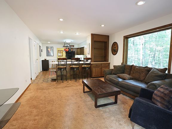 3rd image of 9610 Heather Green Dr