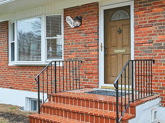 35th Rd Front Entrance