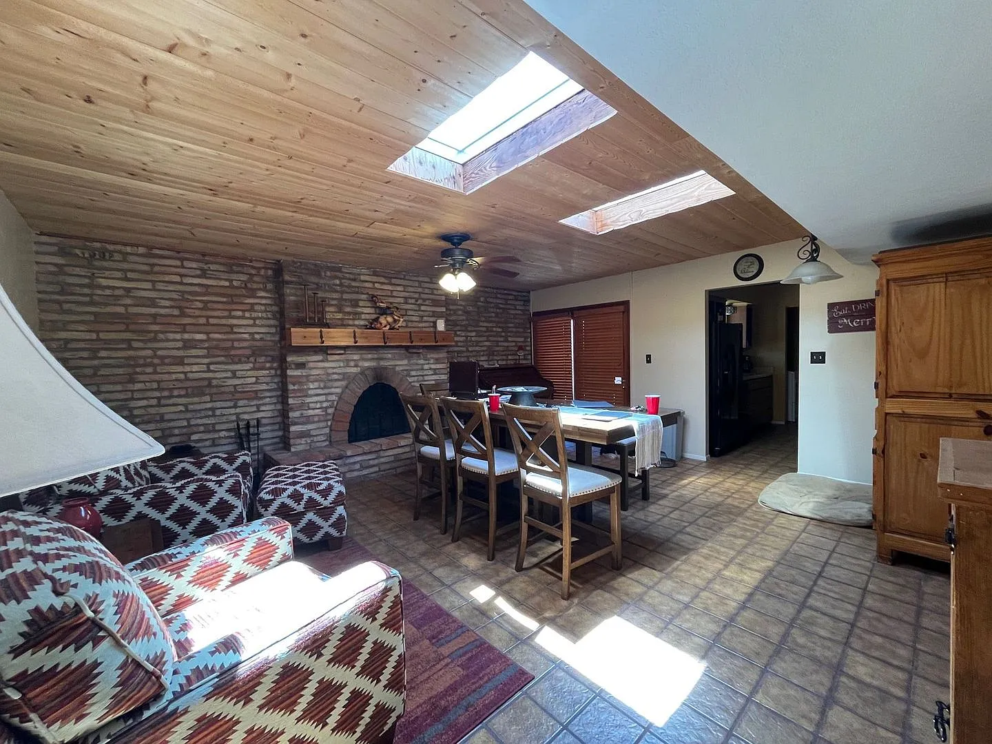 1964 sonita in Sierra Vista, Travel Nurse / Military Friendly Furnished Rental — Photo 4