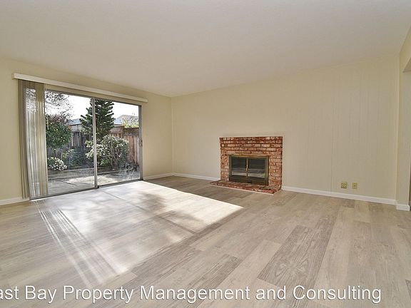 3rd image of 1858 Everglades Dr