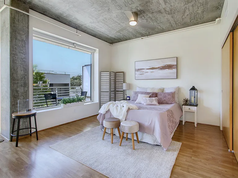 1818 L St #515 — Photo 33