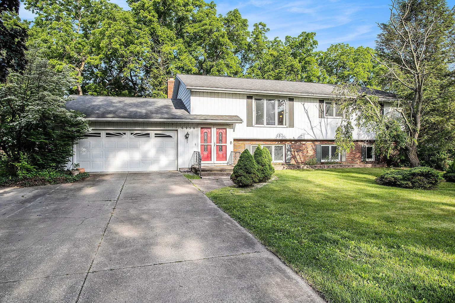 6958 Paddock Ln photo 1